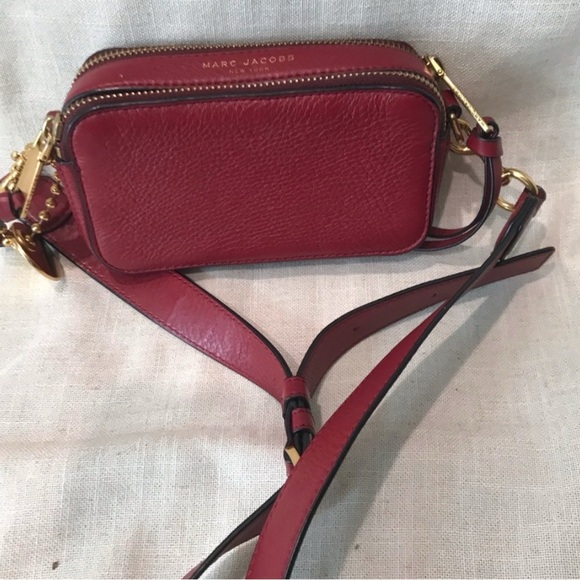 Marc Jacobs rare soft 21 crossbody bag nwot cranberry can be a clutch nwot - Picture 2 of 8